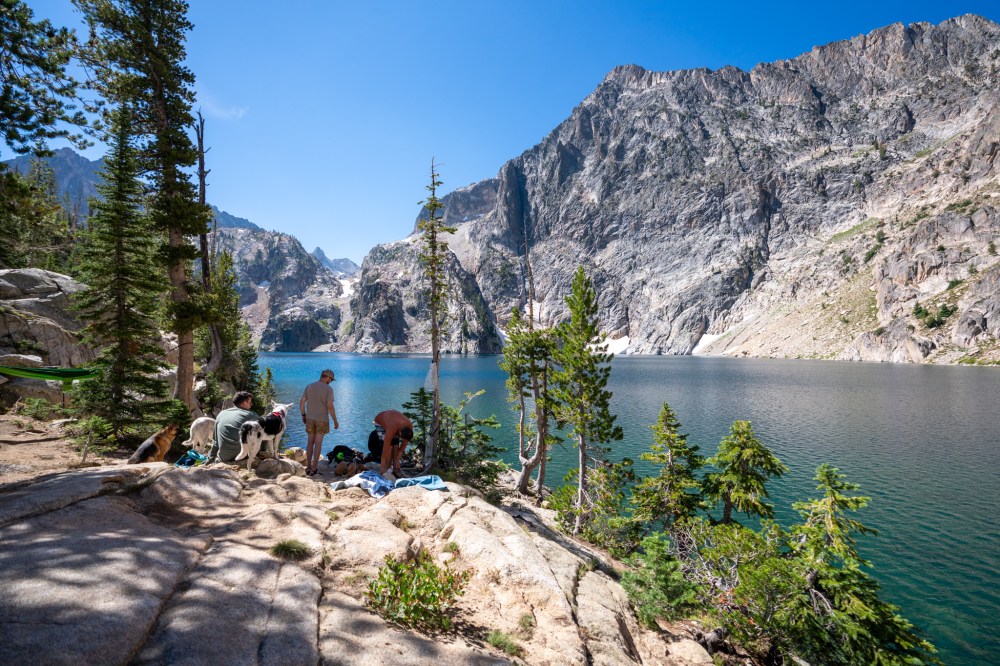 Alake Goat Hiking to Goat Lake – Sawtooth Mountains, Idaho – Earth to Sarah