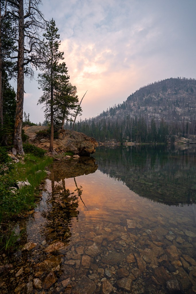 Alpine Lake Sawtooth Moutnains.
